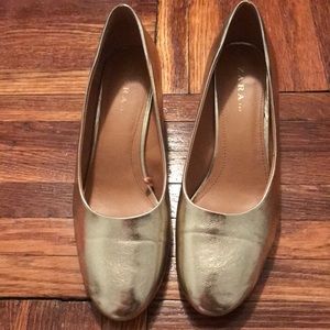 Zara Shoes - Metallic Gold Zara pumps. Fits size 10 Zara Shoes - Metallic Gold Zara pumps. Fits size 10